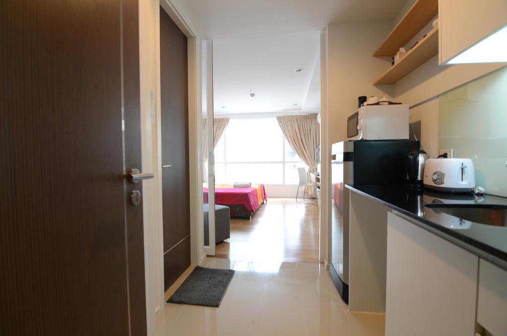 Cozy Studio Walk To Bts Free Wi-Fi Great Location Банкок Екстериор снимка